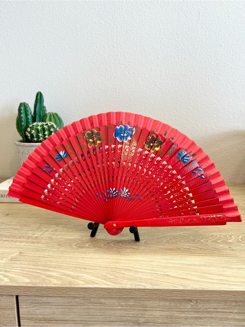 Merida Yucatan Red Floral Folding Hand Fan Mexican Souvenir Decor